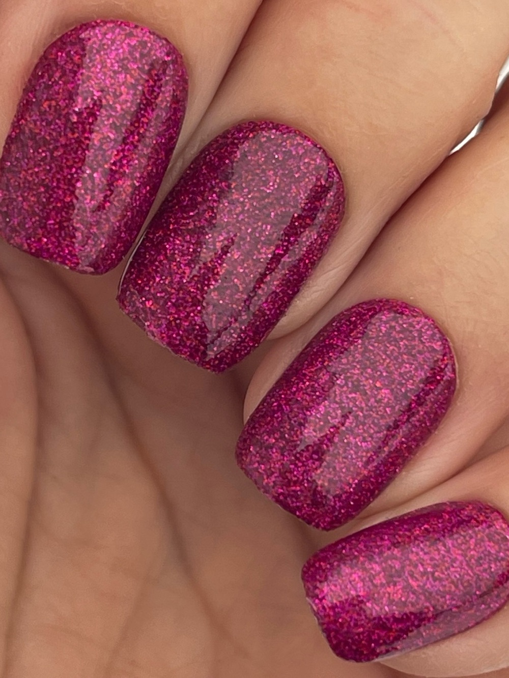 Red Aspen Kinetic Kinsley Glitter Press-On Nails in Magenta Pink - Picture 6 of 10